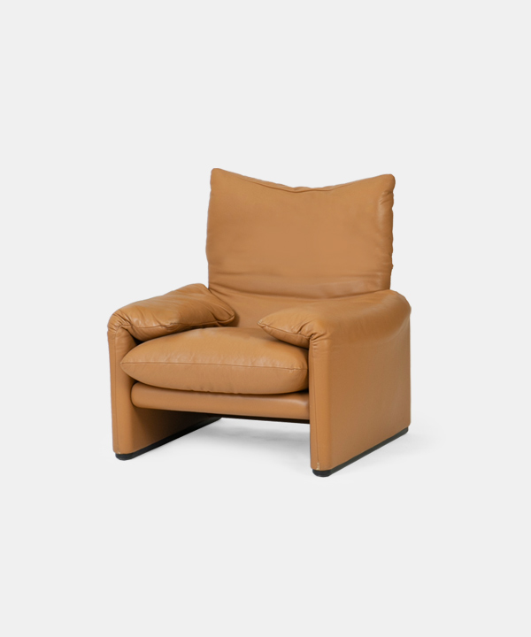 101404. [Cassina] 1인소파